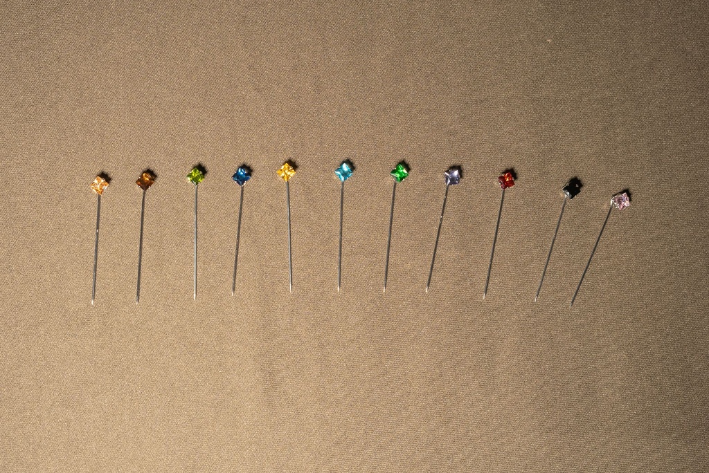 Colouring Diamond Pin-Small