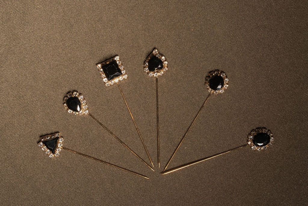 Golden Diamond Pin- Black
