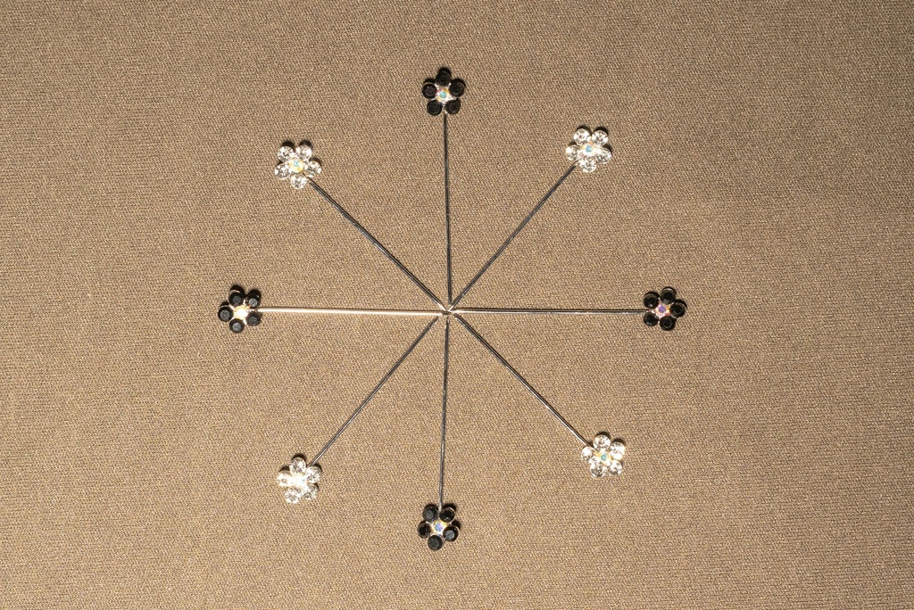 Flower Diamond Pin- Black & White