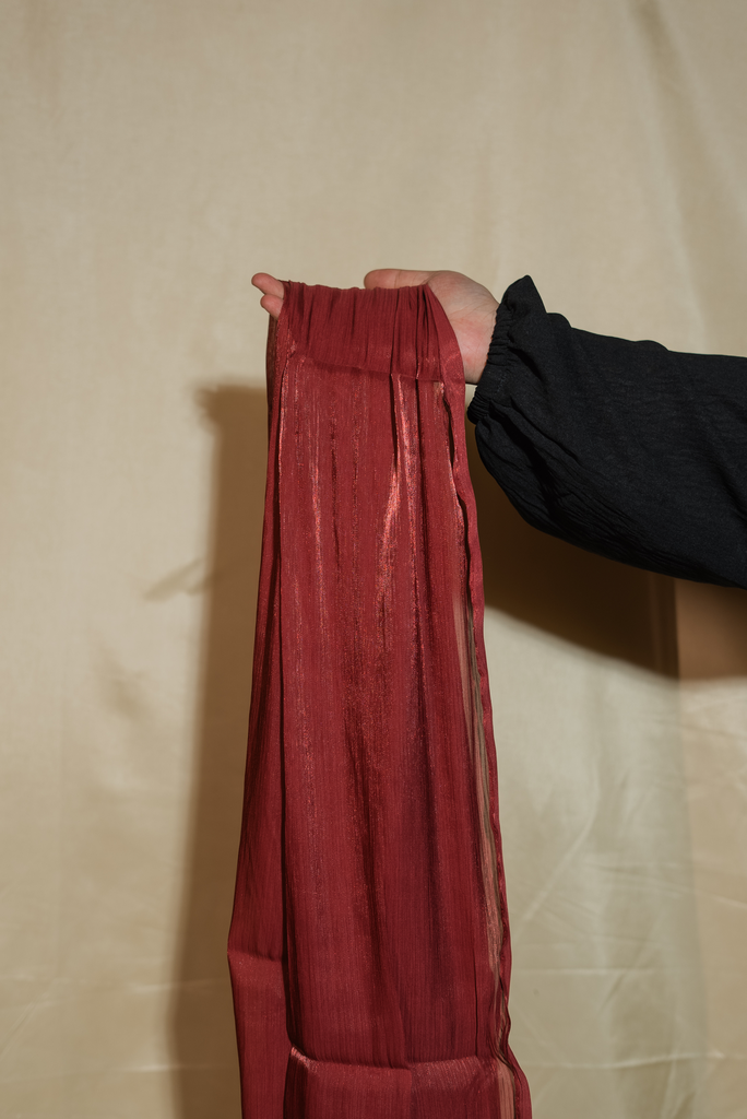 [HDCOGH295] Organza Hijab - Red Bloom