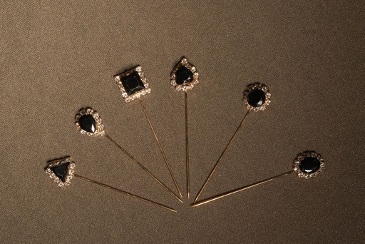[HDCSPN277] Golden Diamond Pin- Black