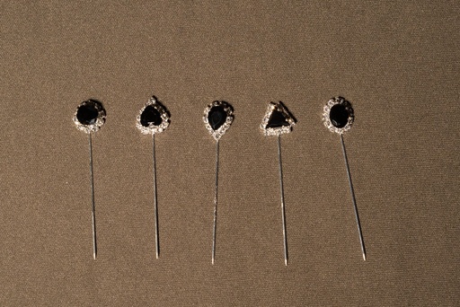 [HDCSPN278] Silver Diamond Pin- Black