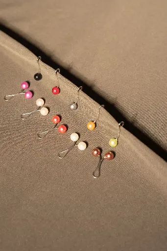 Loop Pin- Colouring